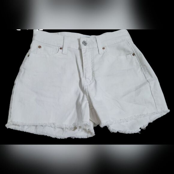 Levi’s High Rise 3” Shorts White 4  waist 27 - Picture 2 of 8